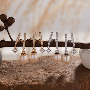 Natural Freshwater Pearl Dangle Earrings